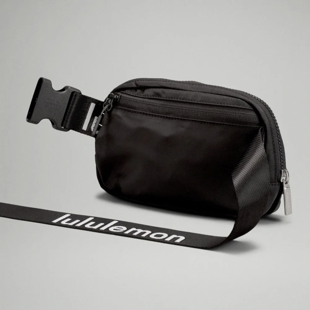 NWT * Lululemon Black & White Graphic Everywhere Belt Bag